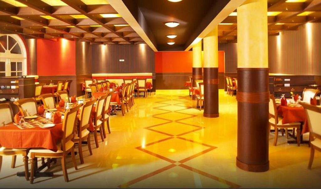 Hotel Luciya Palace Thrissur Kültér fotó